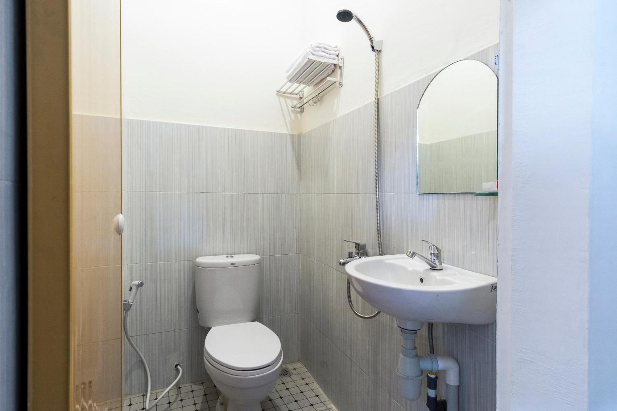 Super Oyo Capital O 873 Kamani Homestay Syariah Medan Exterior photo