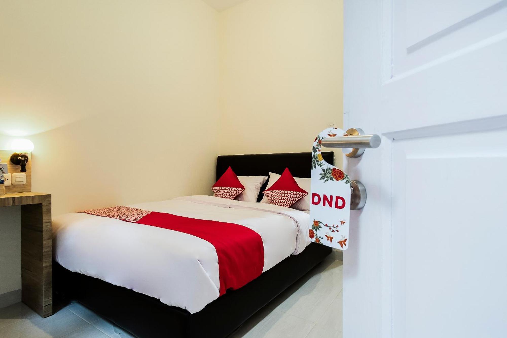 Super Oyo Capital O 873 Kamani Homestay Syariah Medan Exterior photo